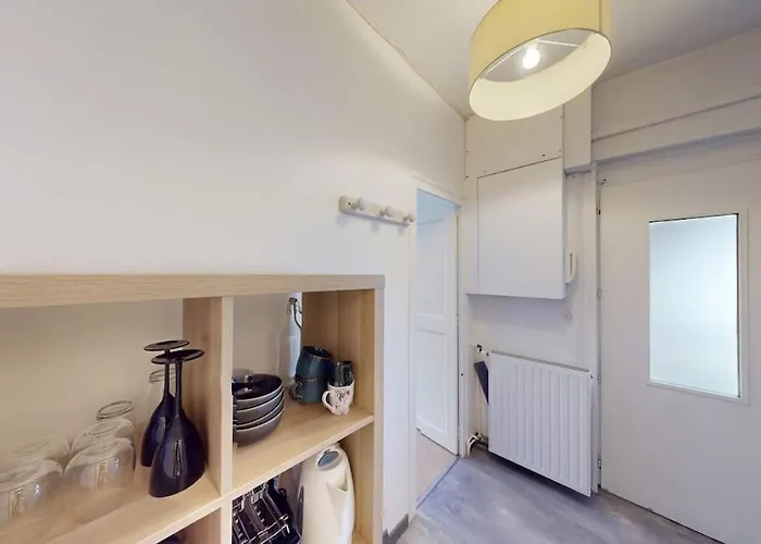 Lovely Near Center 公寓